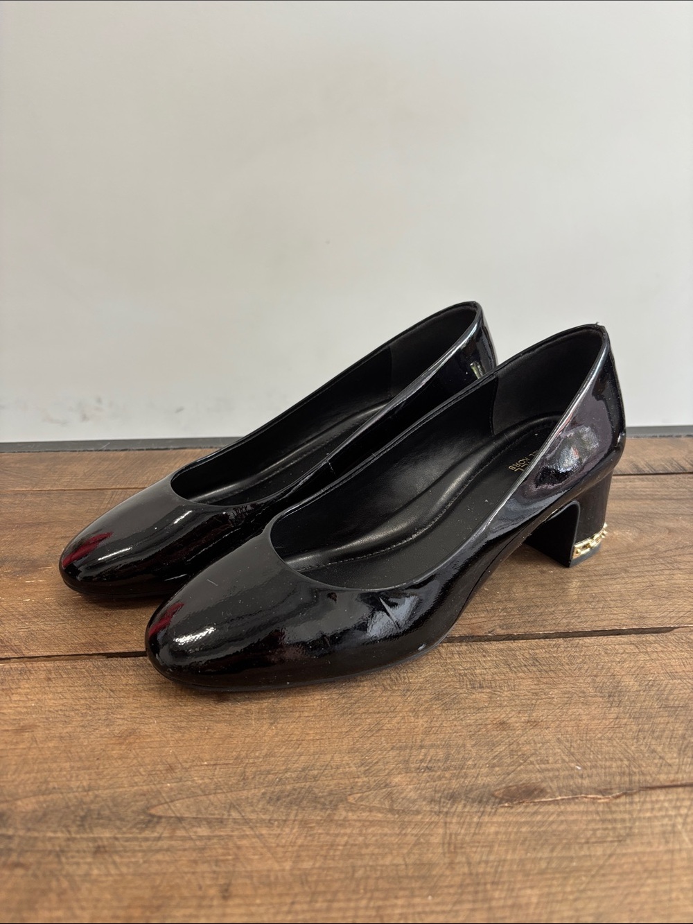 MICHAEL Michael Kors Black Patent Leather Low Block Heel Pumps - Picture 2 of 6